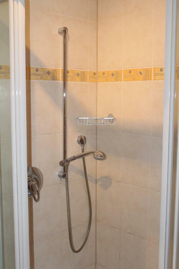 Faehrhaus Ferienwohnung ซาร์บวร์ก ภายนอก รูปภาพ
