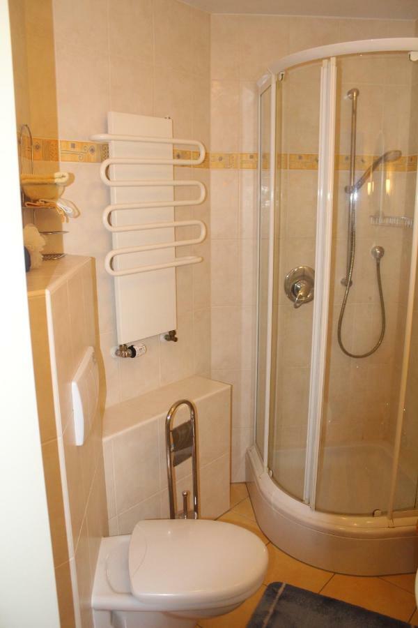 Faehrhaus Ferienwohnung ซาร์บวร์ก ภายนอก รูปภาพ
